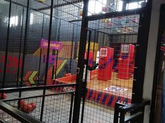 -嗨翻Hi-Fun竞技主题乐园·蹦床亲子生日轰趴(国光1937店)