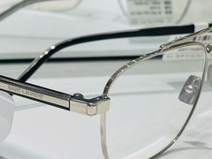 -YI OPTICAL 奕镜·蔡司战略合作店(长宁来福士店)