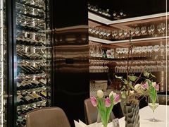 -wineapp葡萄酒餐吧(外滩金融中心店)