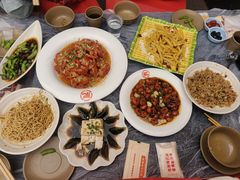 -肥肥虾庄·金牌油焖大虾(东湖欢乐谷店)