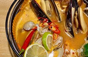 Deep Sea Tom Yum Soup