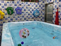 -蓝鲸奇亲子游泳俱乐部