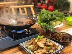 -霄汉牛三鲜湖北砂锅菜(万松园2店)