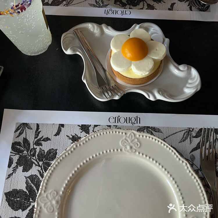 美食美景都有的#ENOUGH｜餐具都超精致