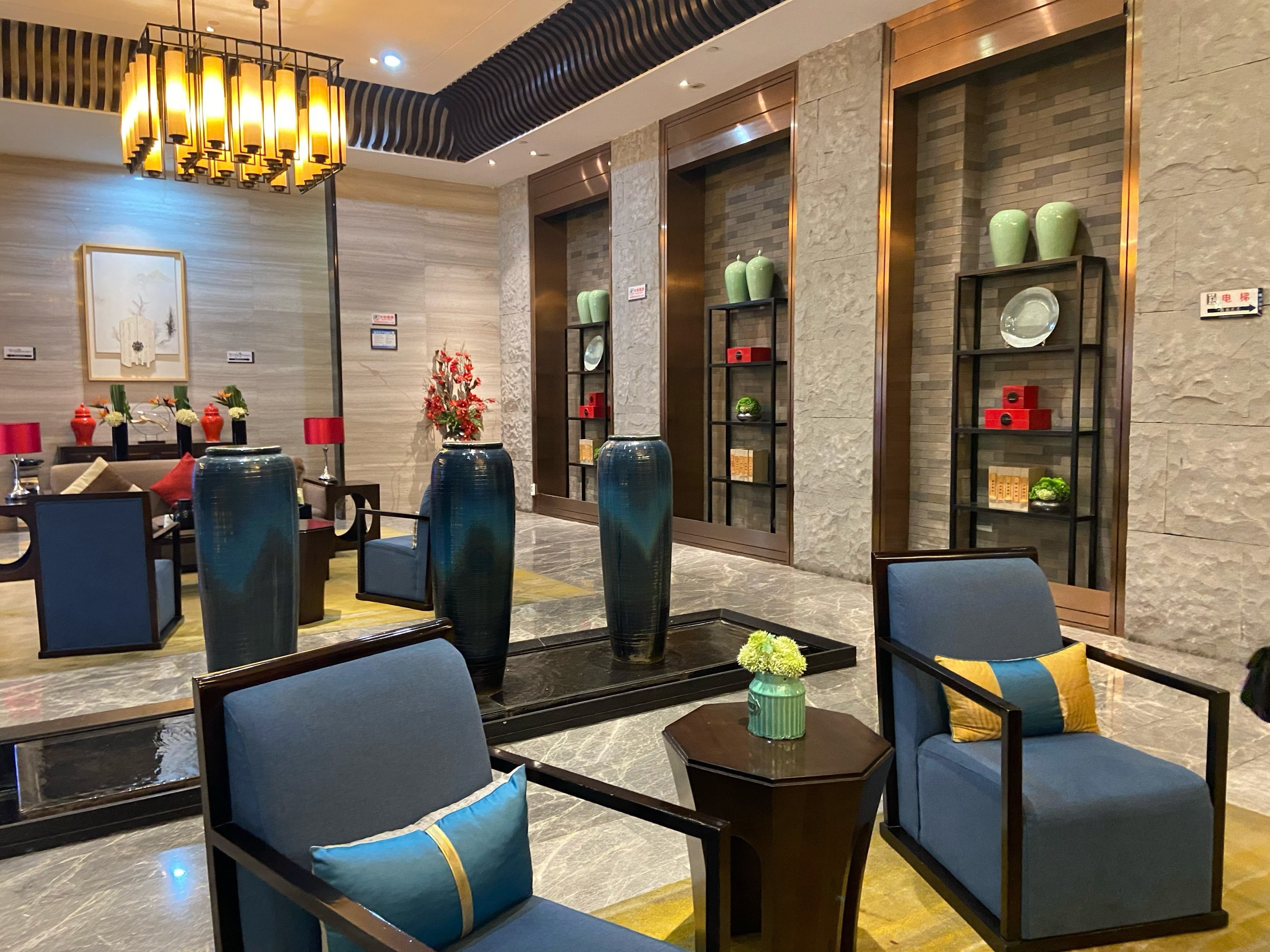 鎏嘉码头吃的五花八门,高中低档,辣不辣任