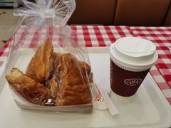 -红宝石·鲜奶小方·海派西点房(南丹店)