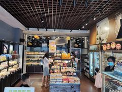 面包甜点陈列柜-Caidie Bakery采蝶轩(百越店)