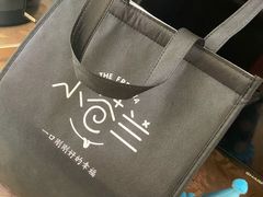 -小苍兰风铃草·礼物蛋糕(沈阳店)