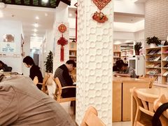 -曹家渡街道图书馆