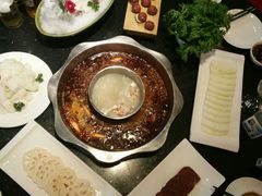 -小天鹅火锅·一线江景洪鼎旗舰店(洪崖洞店)