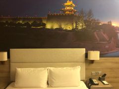 -西安大雁塔科技大学地铁站亚朵酒店