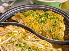 -阿瓦山寨·湘菜现炒·剁椒鱼头王(咸阳总店)