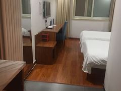 -明华泰康酒店(北京万丰路七里庄地铁站店)