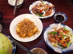 -Cuc Gach Quan Restaurant