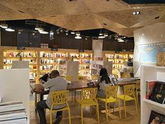 大堂-新华里咖啡书吧(新华书店小寨店)