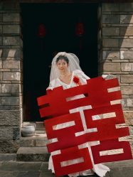 -喜爱高定婚纱摄影