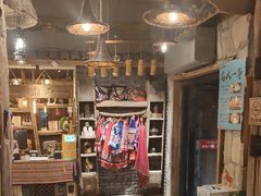 -老牌坊云南鱼豆花火锅(爱建店)