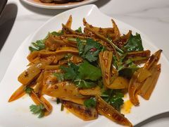 -嗨辣小聚·盘锦河蟹·海鲜烧烤龙虾(盘锦十年好店)