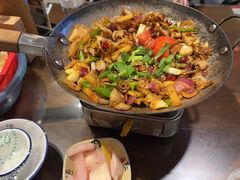 -富正毅三下锅·湘西韵味(天门山索道店)