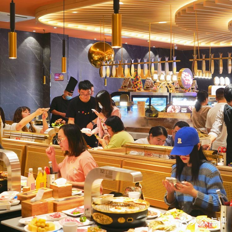 汉江山常熟首店，300多种菜品吃到扶墙出