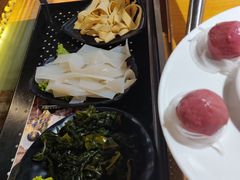 -洪氏嗨捞·广东猪肚鸡·椰子鸡火锅(西咸万象城店)