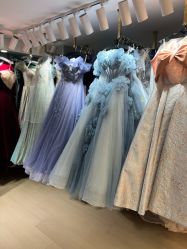 -衣贝姿婚纱礼服馆