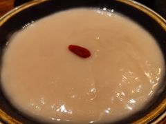 -老牌坊云南鱼豆花火锅(爱建店)