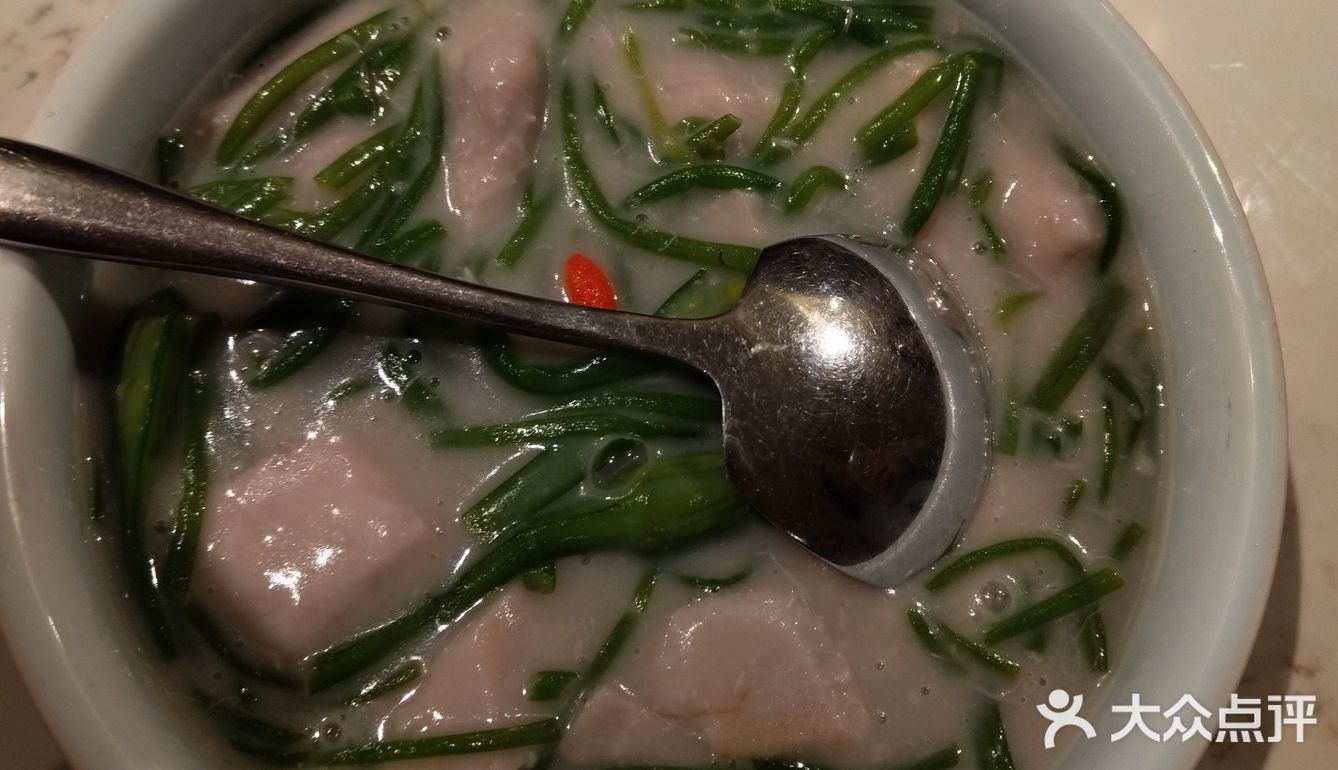 云南独一份的美味海菜芋头汤，味道清爽可口。普洱牛扒呼