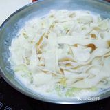 这碗水晶油泼面把你吃的美美哒[色][色][色]