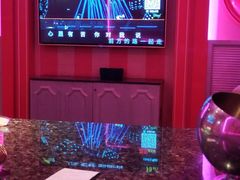 -UK派对KTV(日月广场店)