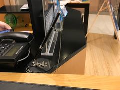 -爱革·奢品·鞋包·衣物·家居(金桥国际商业广场店)