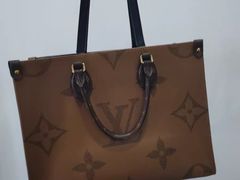 -聚云奢二手奢侈品黄金手表包包回收·中古店(三里屯总店)