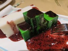 红豆山药配绿豆慕斯-大眼锅贴水饺(河东店)