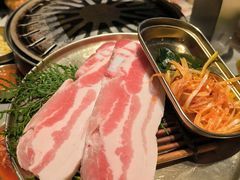 -草家酱蟹炭火烤肉店(珲春南路一店)