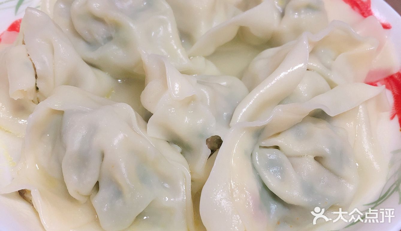 最爱自己活馅儿包馄饨，白白胖胖大元宝！