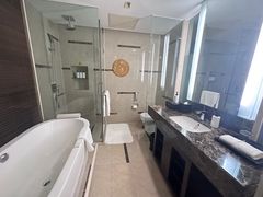 -青岛海尔洲际酒店