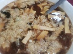 酸辣汤-北京龙庆四季香农家饭庄·灶台鱼·碳烤虹鳟鱼(龙庆峡店)