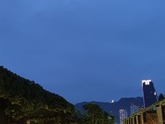 -冰冰龙虾·江湖菜·花园江景餐厅