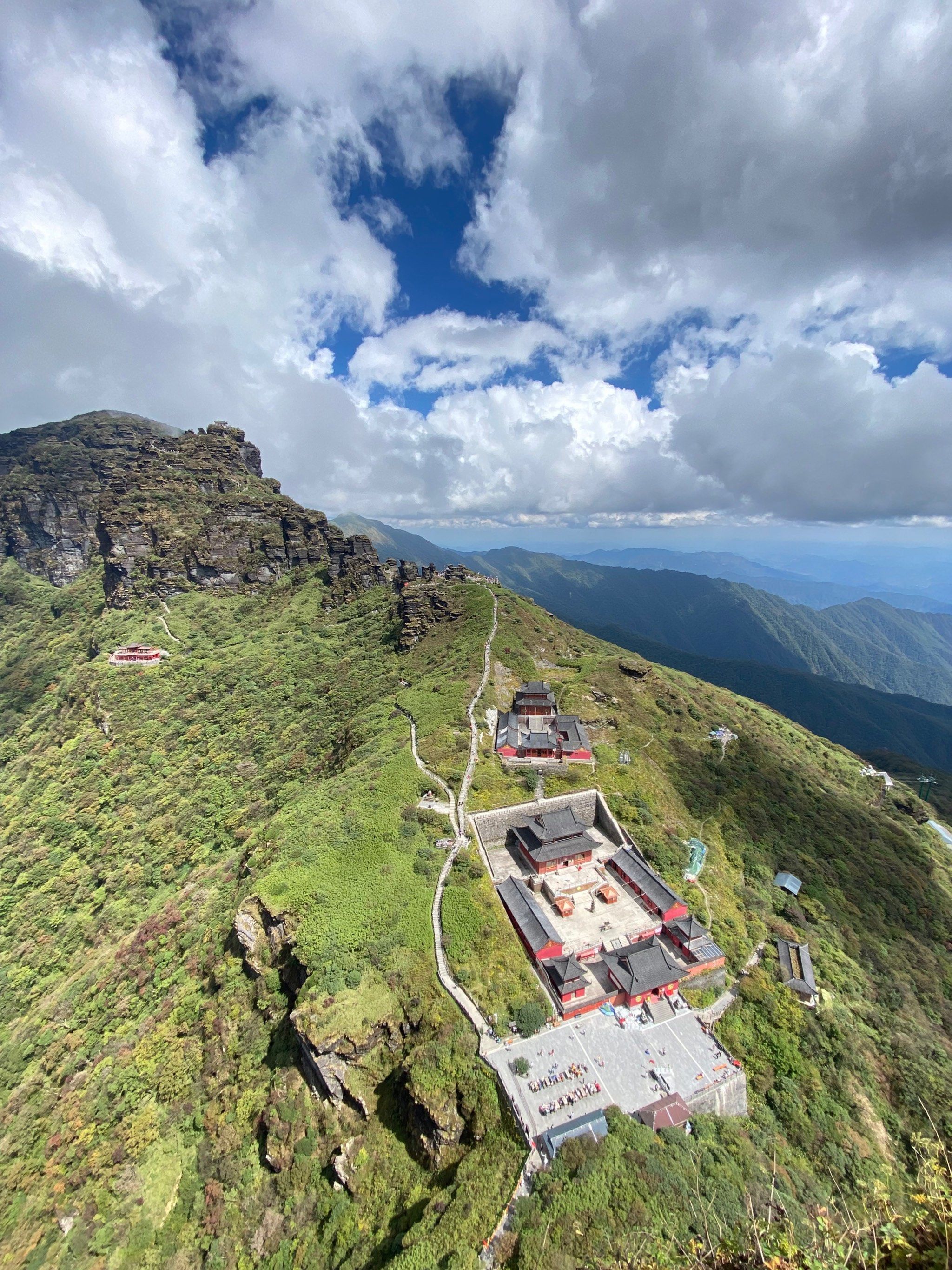 「梵净山生态旅游区」

刚下山太累了,语无伦次我就随便捡几个说
