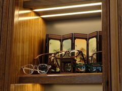-回瑞眼镜·蔡司·依视路官方授权店(广益路万达店)