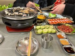 -围炉肉舍丹东海鲜烤肉·烤活鳗(步行街店)