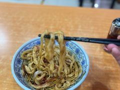 老北京炸酱面-门框胡同百年卤煮(鸟巢店)