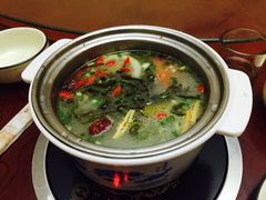 -景明轩•养生酸汤鱼火锅 云贵鲜菌 现舂野果酸汤(王寨小区店)