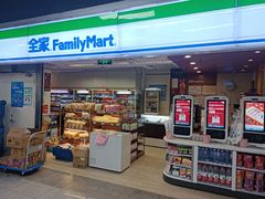 -全家便利店(上海南站站店)