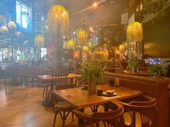 -临界音乐酒馆·小龙虾·江湖菜(华熙LIVE·鱼洞店)