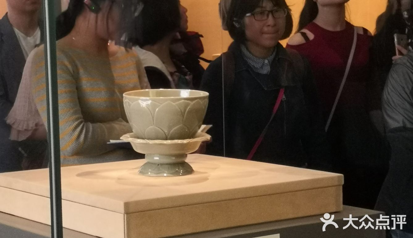 苏州博物馆馆身以灰白两色为主