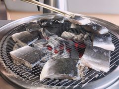 -围炉肉舍•炭烤活鳗•丹东海鲜烤肉(步行街店)