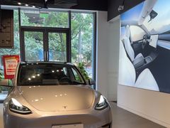 -TESLA 特斯拉(上海太古汇体验店)