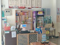 -鸿浩扒猪脚米线