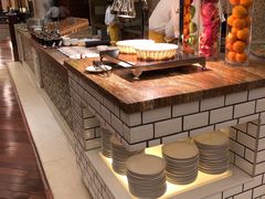 自助取餐区-湖景知味西餐厅•自助餐• 轻食(南京金茂威斯汀大酒店)